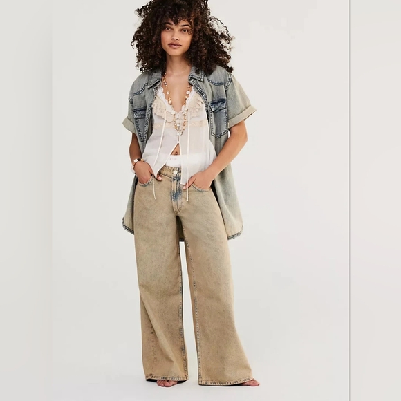 WE THE FREE WATERFALLS BAGGY FLARE HIGHRISE JEANS PANTS - Picture 1 of 4